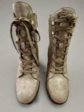 VINCE CAMUTO Gaviana Distressed Metal Dk Taupe/ Silv. Combat Lug Boot Sz 8.5 NIB
